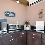 Econo Lodge Inn & Suites