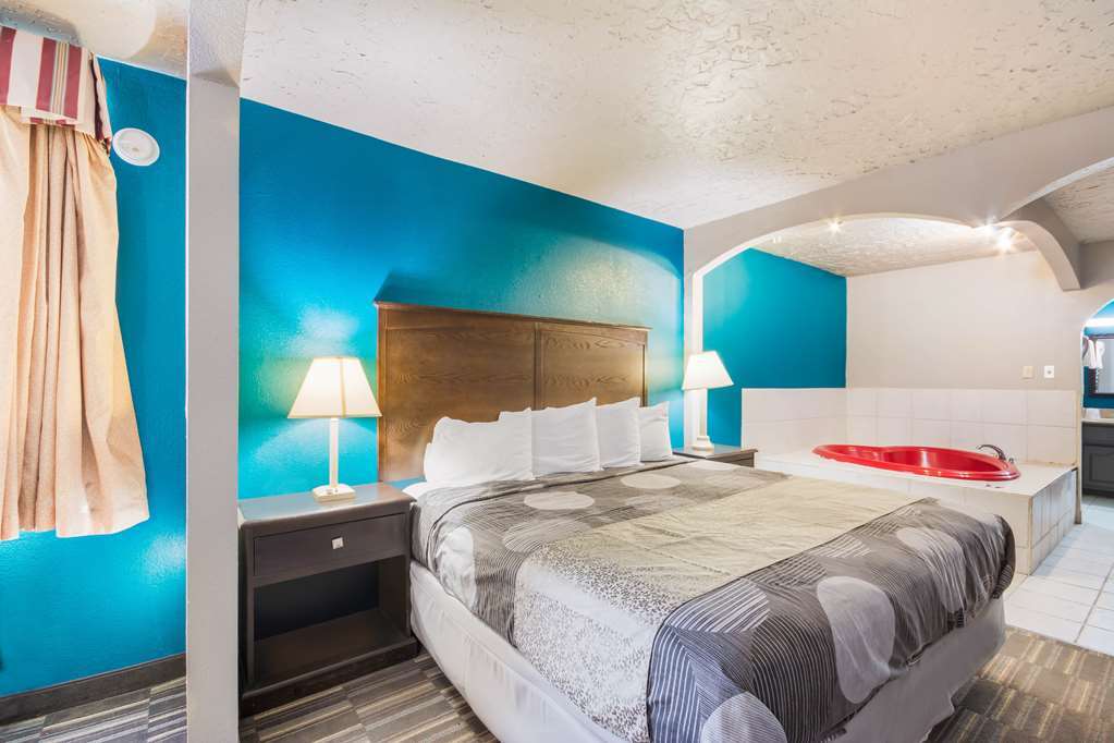 Hotel Econo & 3*